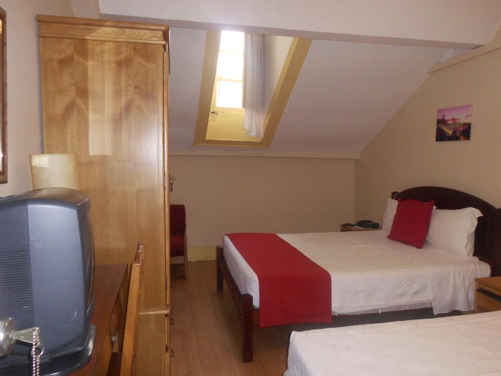 Hotel Larbelo Coimbra Esterno foto